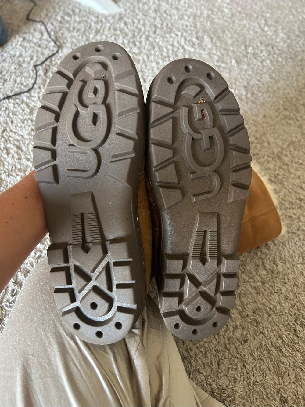Uggs - Picture 5 of 6